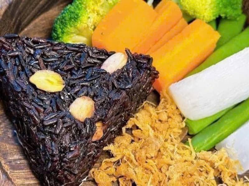 Cơm gạo lứt hạt sen 2
