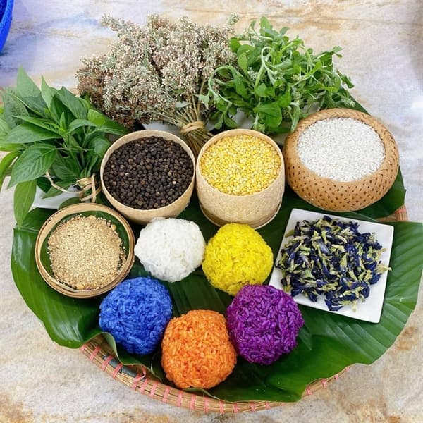 Bánh khúc ngũ sắc Tây Bắc 3