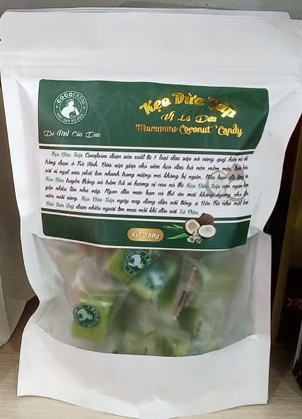 Kẹo dừa sáp Bến Tre vị lá dứa (túi zip)