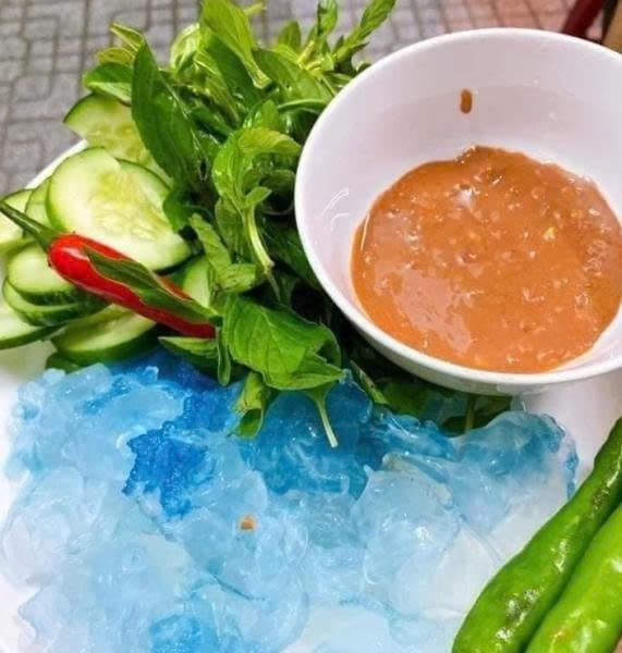 Nuốc chân Huế