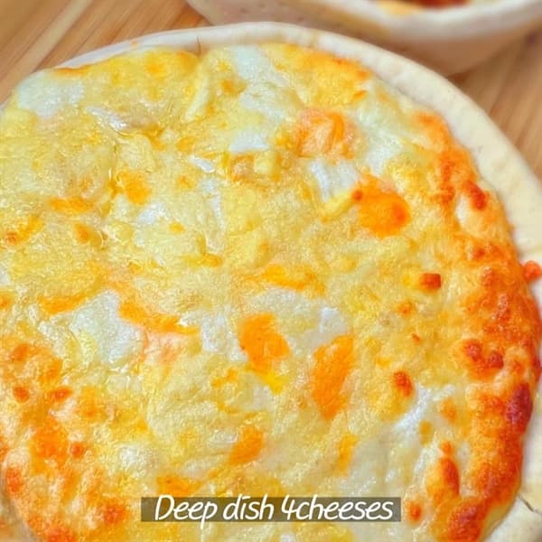 Pizza chảo sâu Cheese Bomb 2
