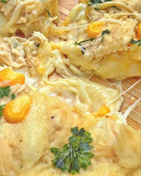 Pizza chảo sâu gà sốt kem phomai 2