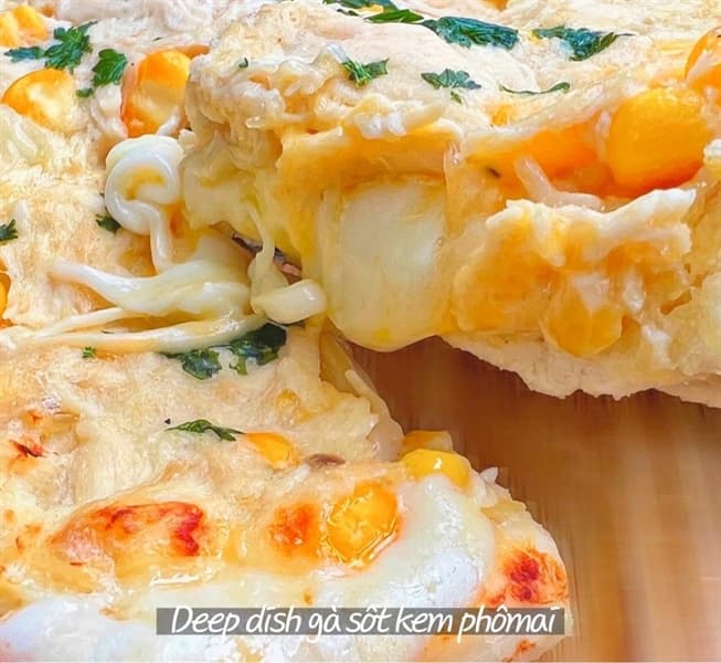 Pizza chảo sâu gà sốt kem phomai 3