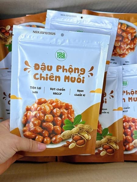 Đậu phộng chiên muối YOLO 100g 2