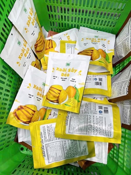 Xoài sấy dẻo YOLO 100g 5