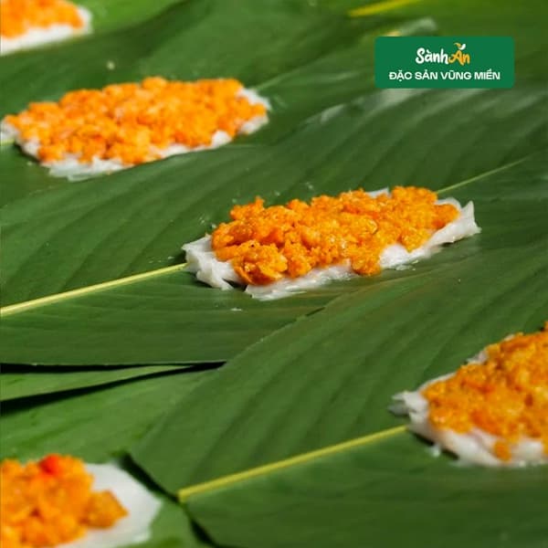 Bánh nậm nhân tôm thịt đặc biệt