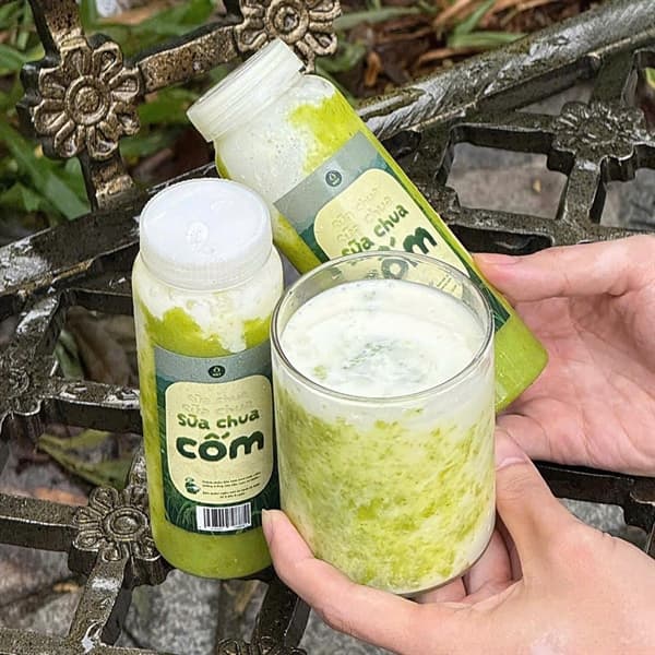 Sữa chua uống cốm non