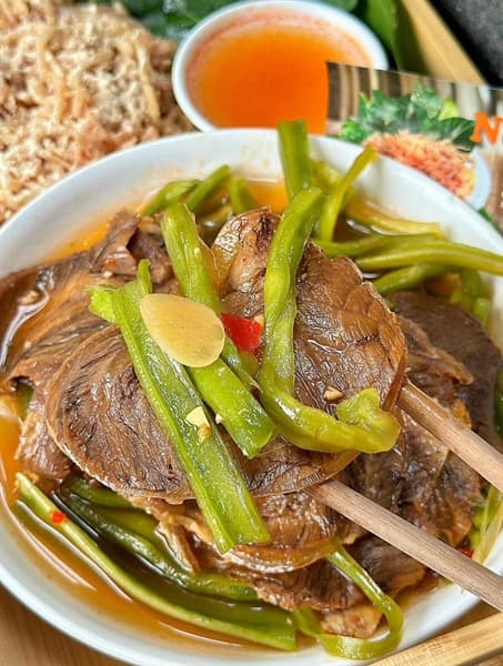 Bắp bò ngâm rau tiến vua 3