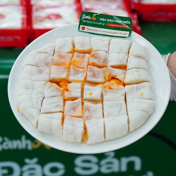 Bánh dẻo sen nhuyễn 4 trứng muối 350g 3