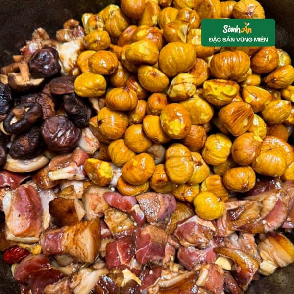 Thịt chân giò lợn bản hầm hạt dẻ 2