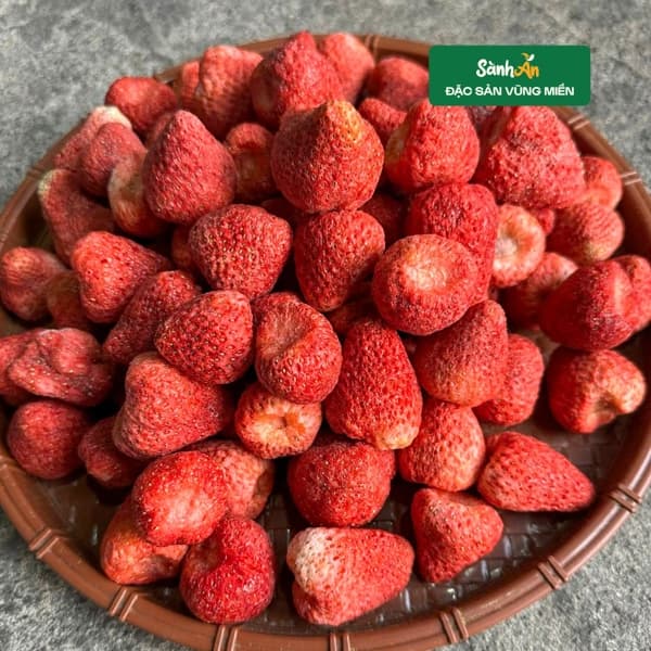 Dâu tây sấy lạnh 200g 3